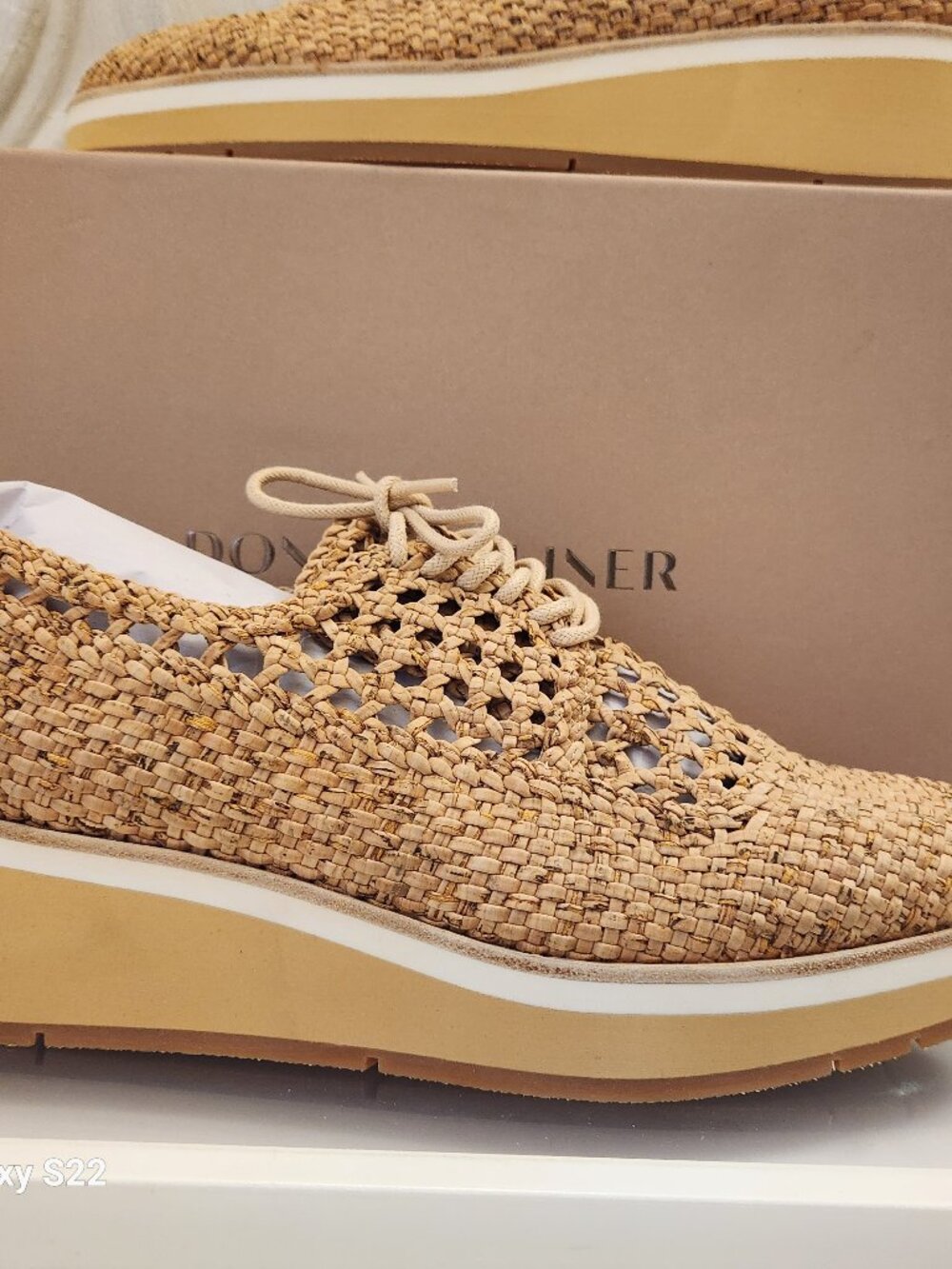 Donald Pliner Napoli Crepe Elastic Lace-Up Wedge Sneaker Tan/Beige Size 11. NIB.
